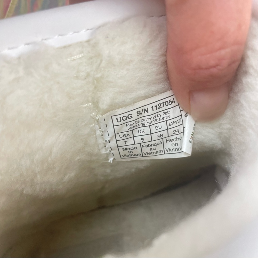 UGG Classic Clear Mini Pixelate Boots - Picture 6 of 16